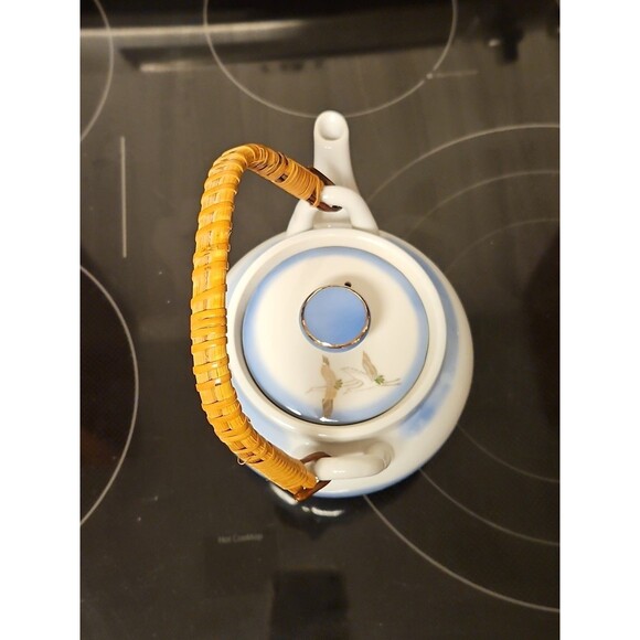 Vintage Blue Porcelain Tea Pot with Straw Handle Japanese Cranes Gold Accent EUC - Picture 5 of 11